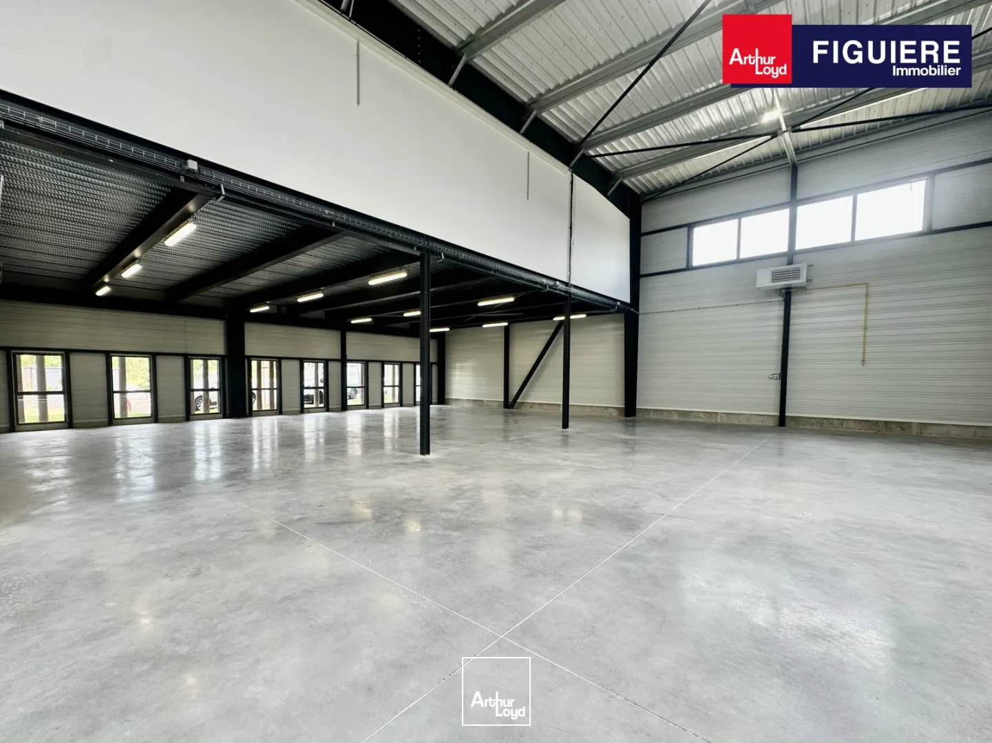 Locaux d'activité & Entrepôts - Location - VENELLES - 13770 - 675-675 - 7921786