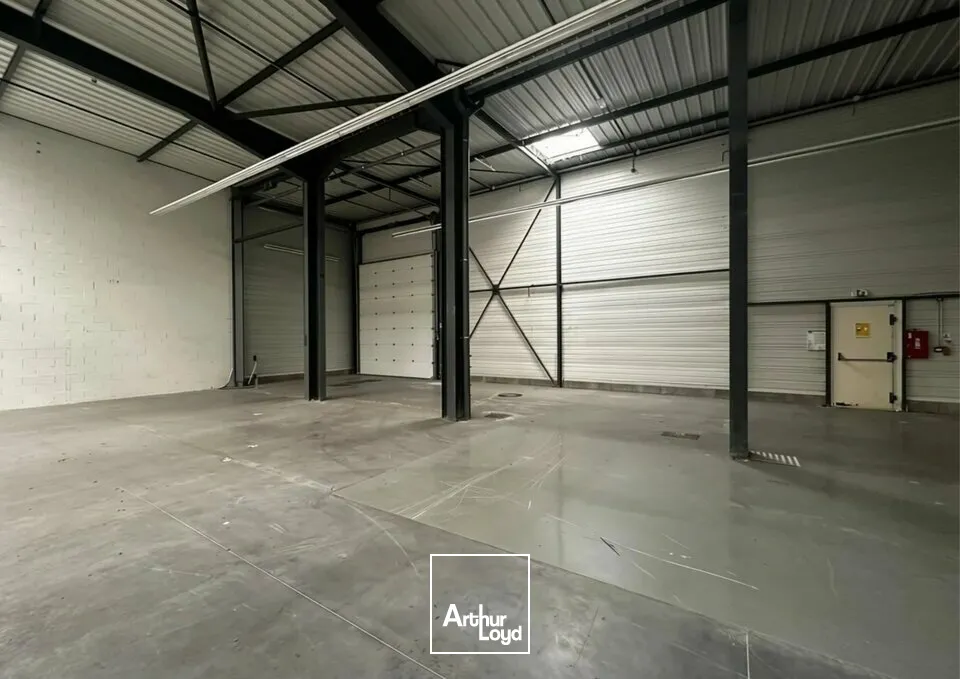 Locaux d'activité & Entrepôts - Location - SAINT DOULCHARD - 18230 - 690-690 - 7922829