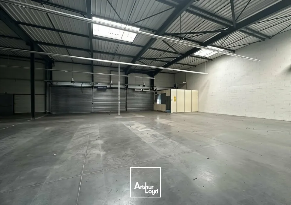 Locaux d'activité & Entrepôts - Location - SAINT DOULCHARD - 18230 - 690-690 - 7922831