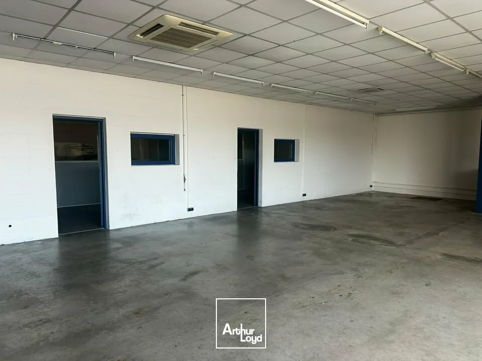 Locaux d'activité & Entrepôts - Location - SAINT-DOULCHARD - 18230 - 250-250 - 7922855