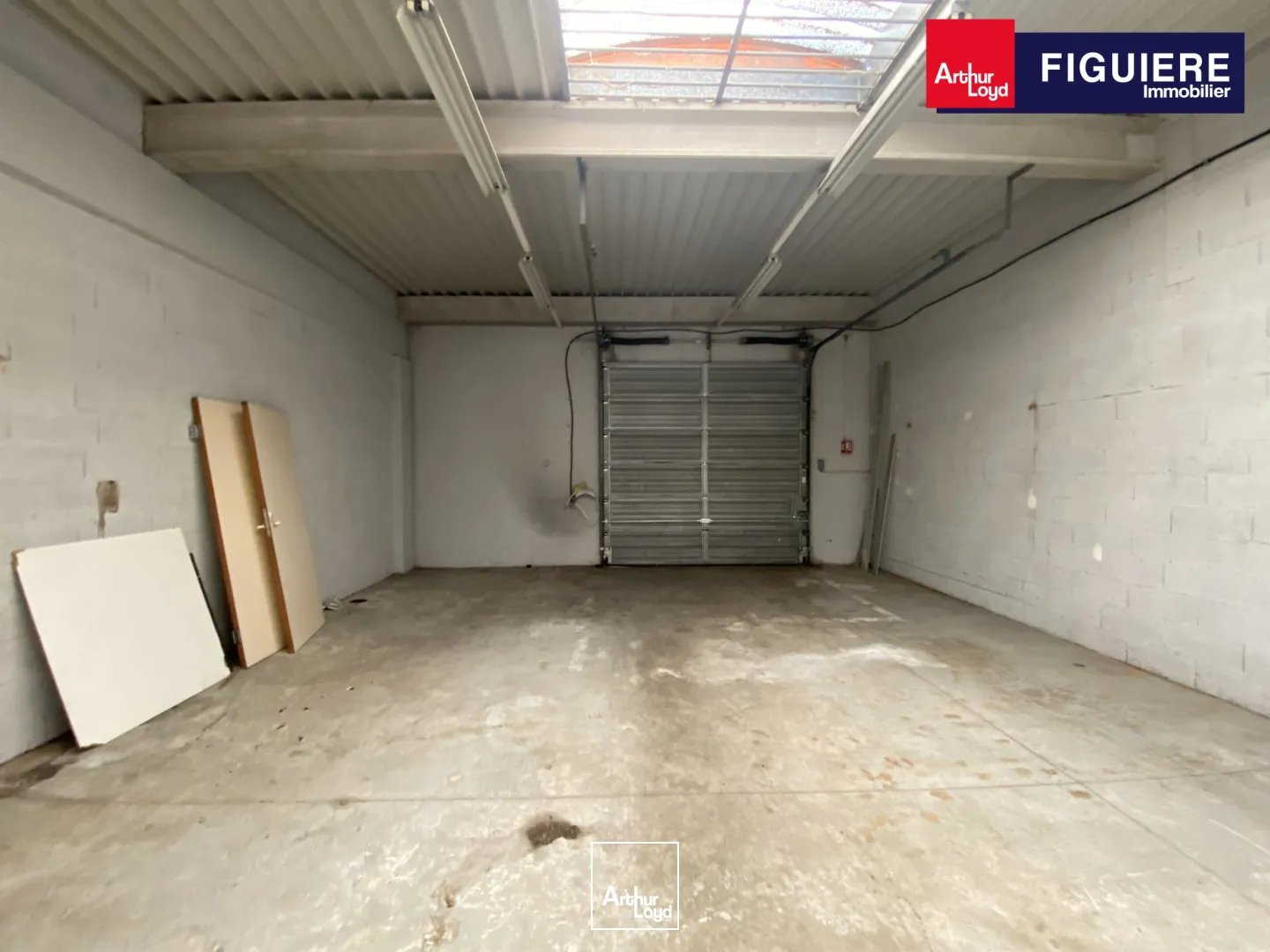 Locaux d'activité & Entrepôts - Location - VITROLLES - 13127 - 150-150 - 7922921