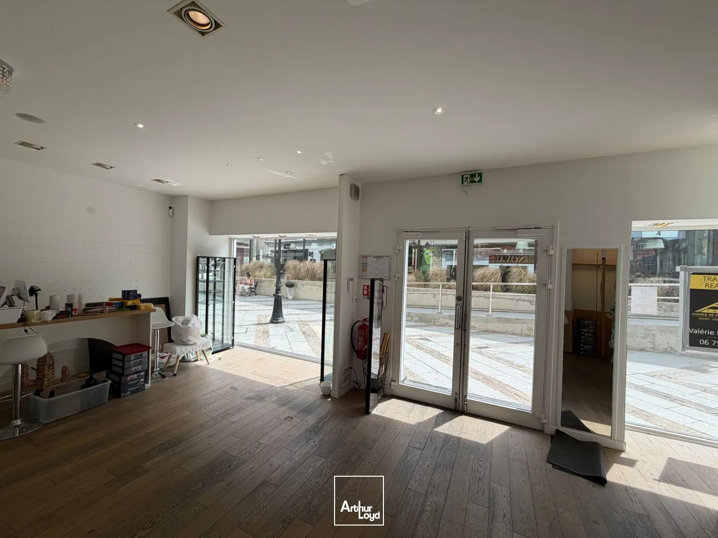 Locaux commerciaux - Location - COMPIEGNE - 60200 - 70.93-70.93 - 7922999