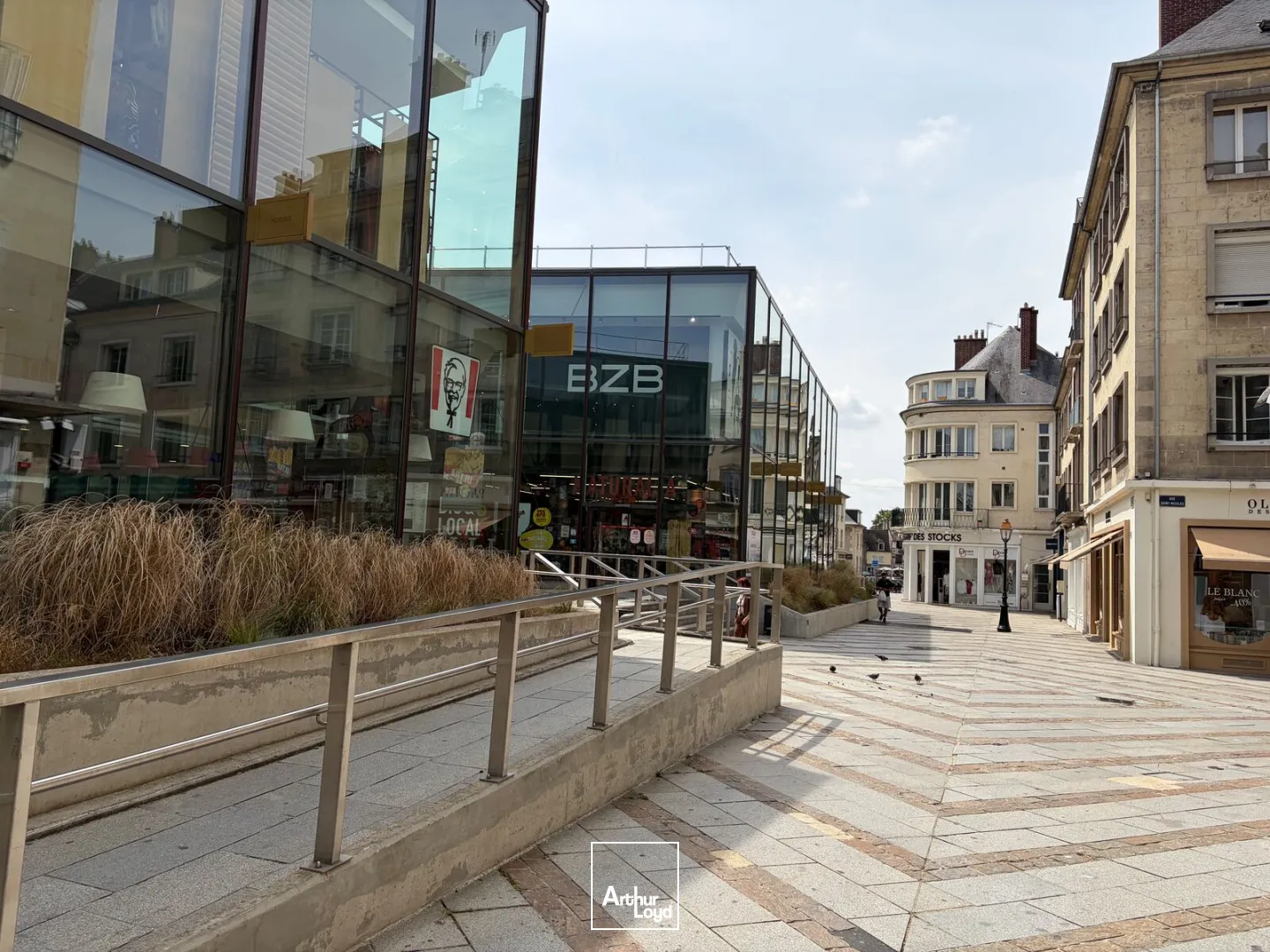 Locaux commerciaux - Location - COMPIEGNE - 60200 - 70.93-70.93 - 7923001