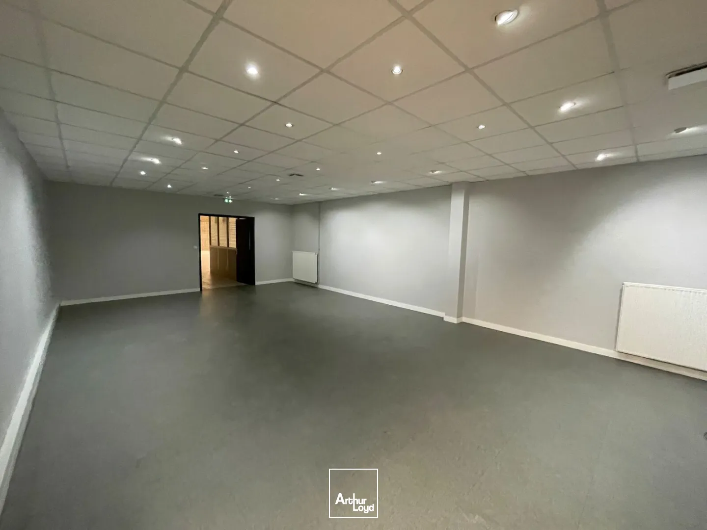 Locaux d'activité & Entrepôts - Location - COMPIEGNE - 60200 - 1396.44-1396.44 - 7923004
