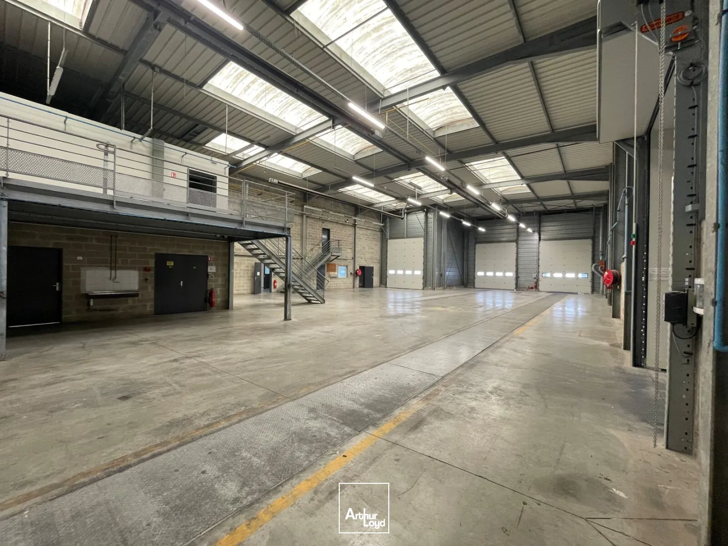 Locaux d'activité & Entrepôts - Location - COMPIEGNE - 60200 - 1396.44-1396.44 - 7923002