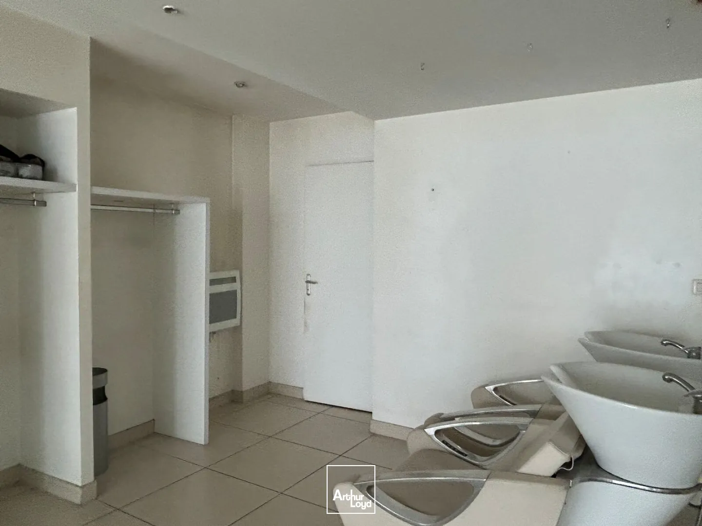 Locaux commerciaux - Location - LA BAULE ESCOUBLAC - 44500 - 50-50 - 7923203
