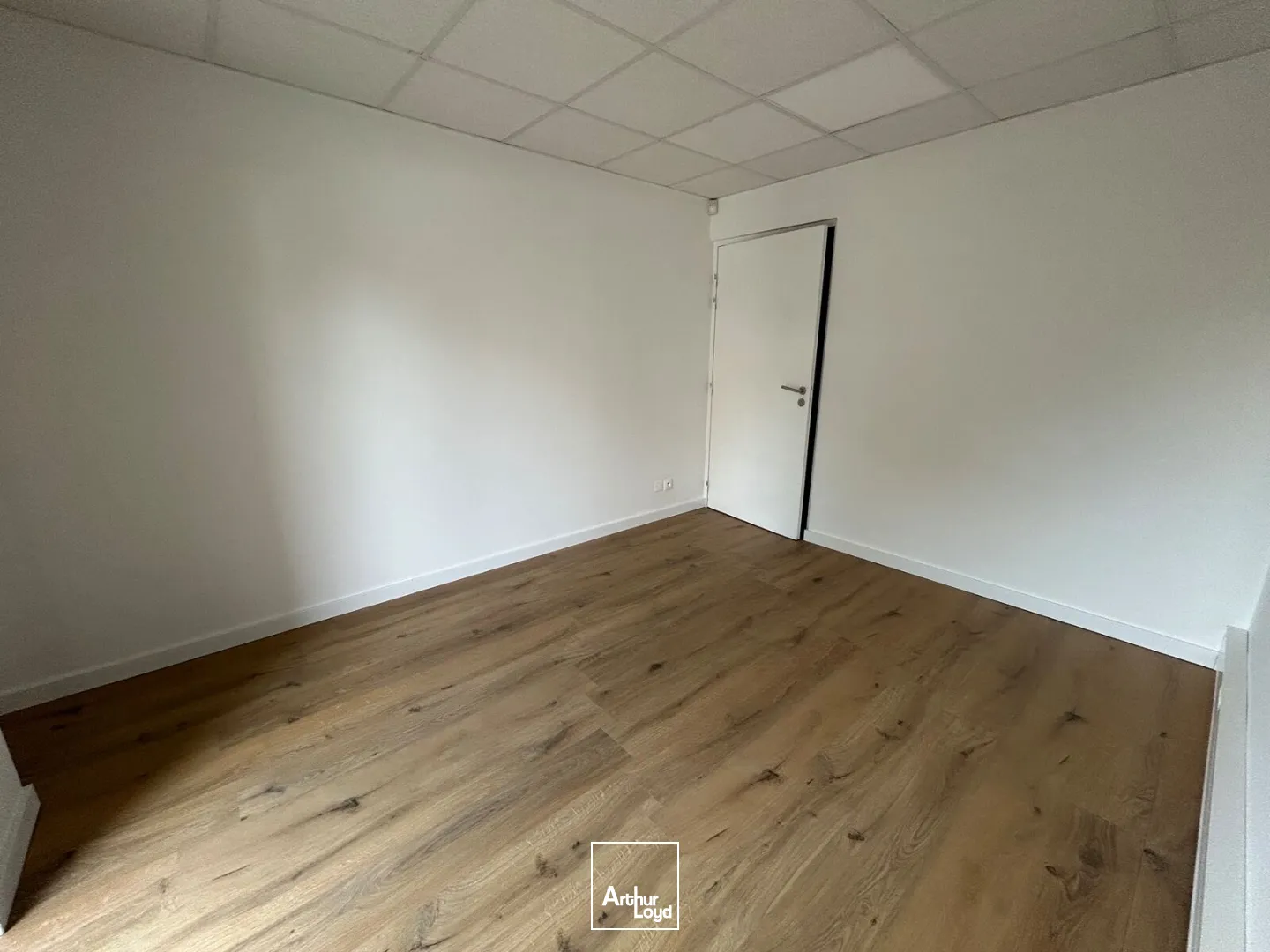 Locaux d'activité & Entrepôts - Location - BOUGUENAIS - 44340 - 100-100 - 7923209
