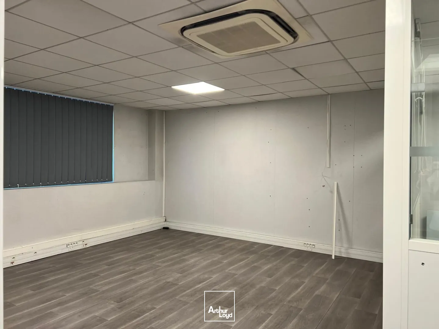 Locaux d'activité & Entrepôts - Location - LE MESNIL AMELOT - 77990 - 1309-1309 - 7923455
