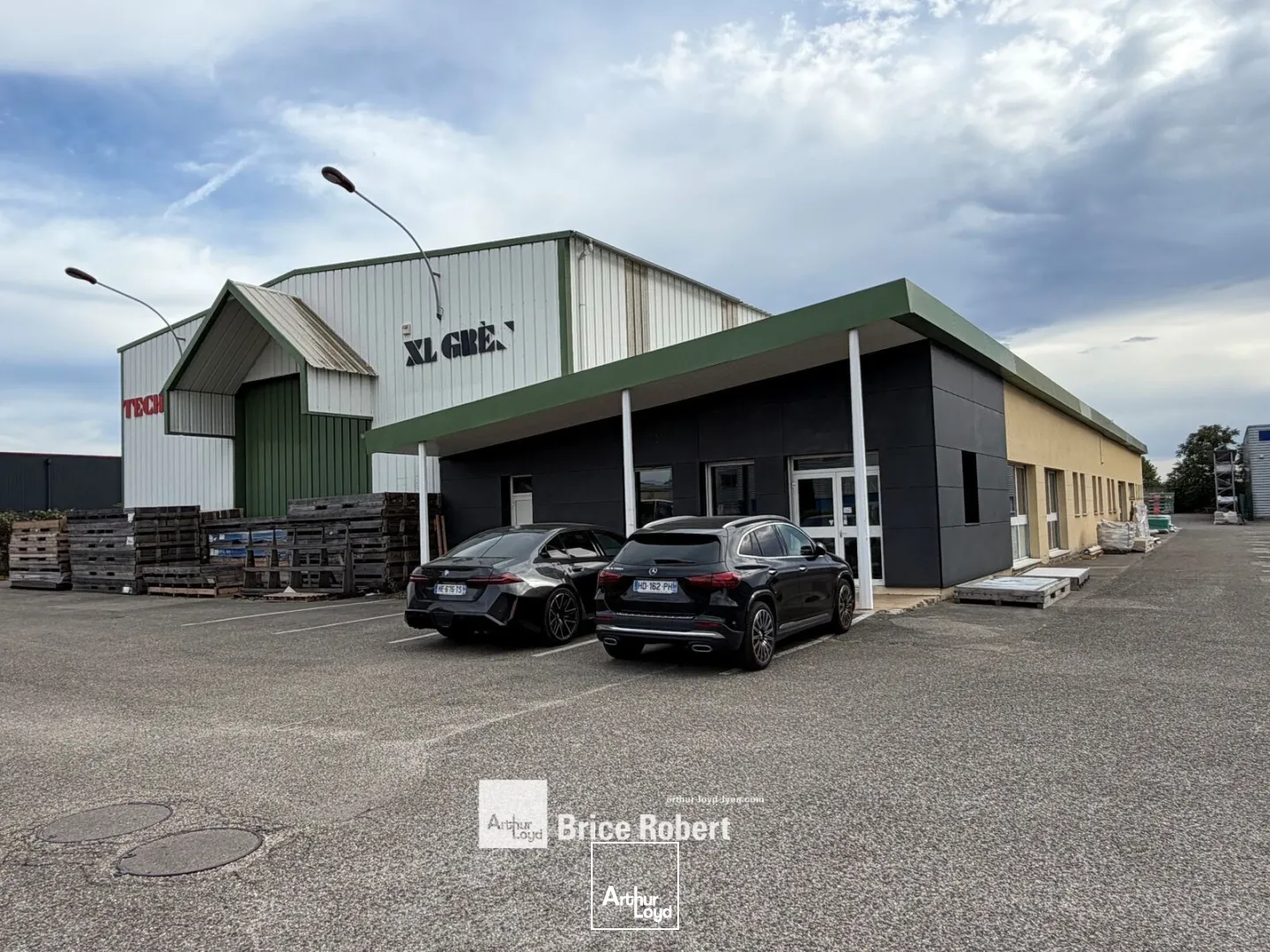 Locaux d'activité & Entrepôts - Location - CHASSIEU - 69680 - 1200-1200 - 7923601