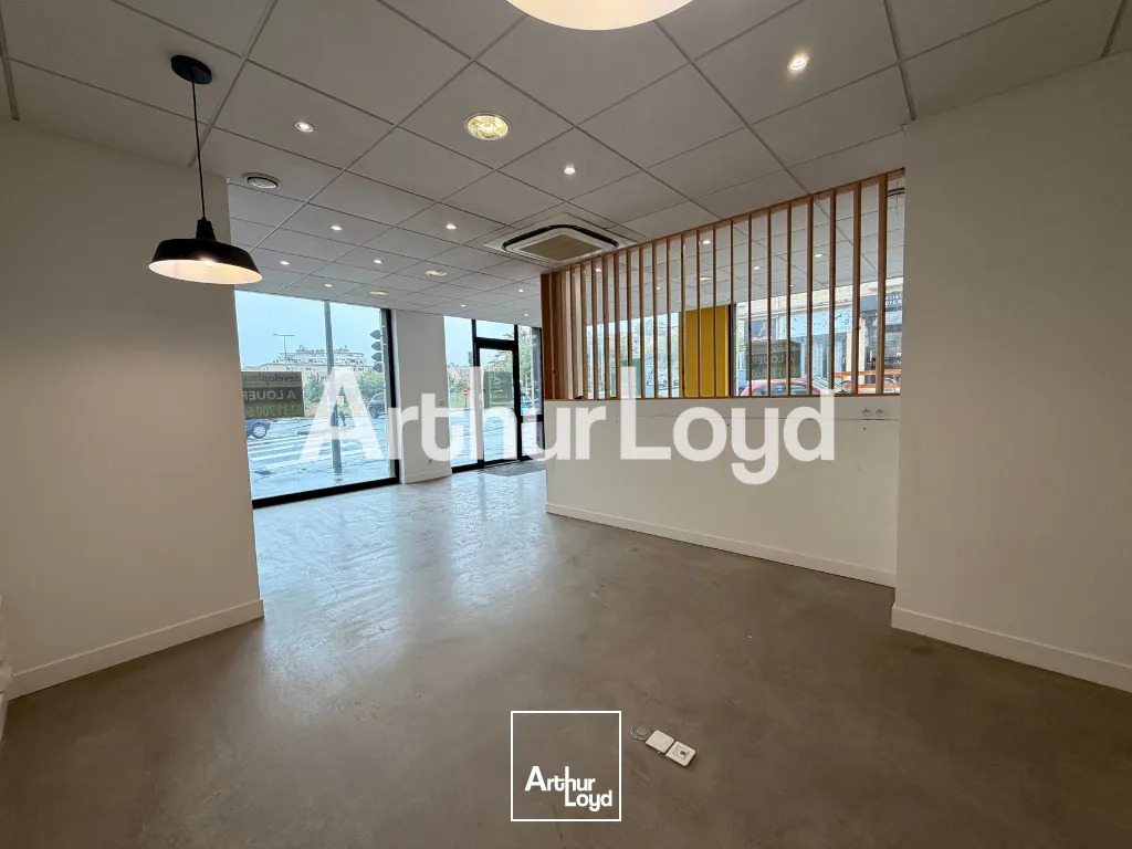 Locaux commerciaux - Location - CAEN - 14000 - 110.12-110.12 - 7923718