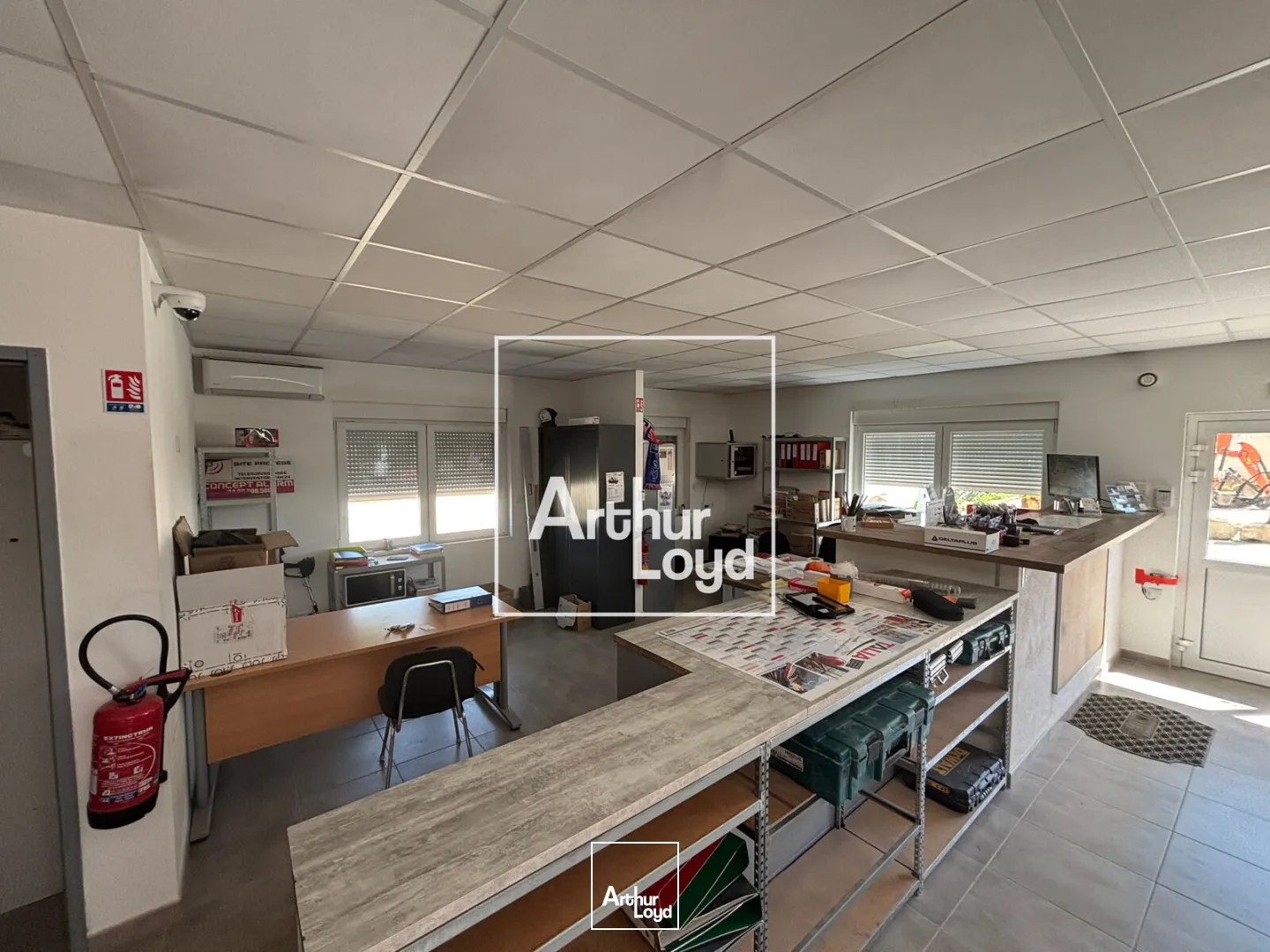 Locaux d'activité & Entrepôts - Vente - LAUDUN L'ARDOISE - 30290 - 655-655 - 7923997
