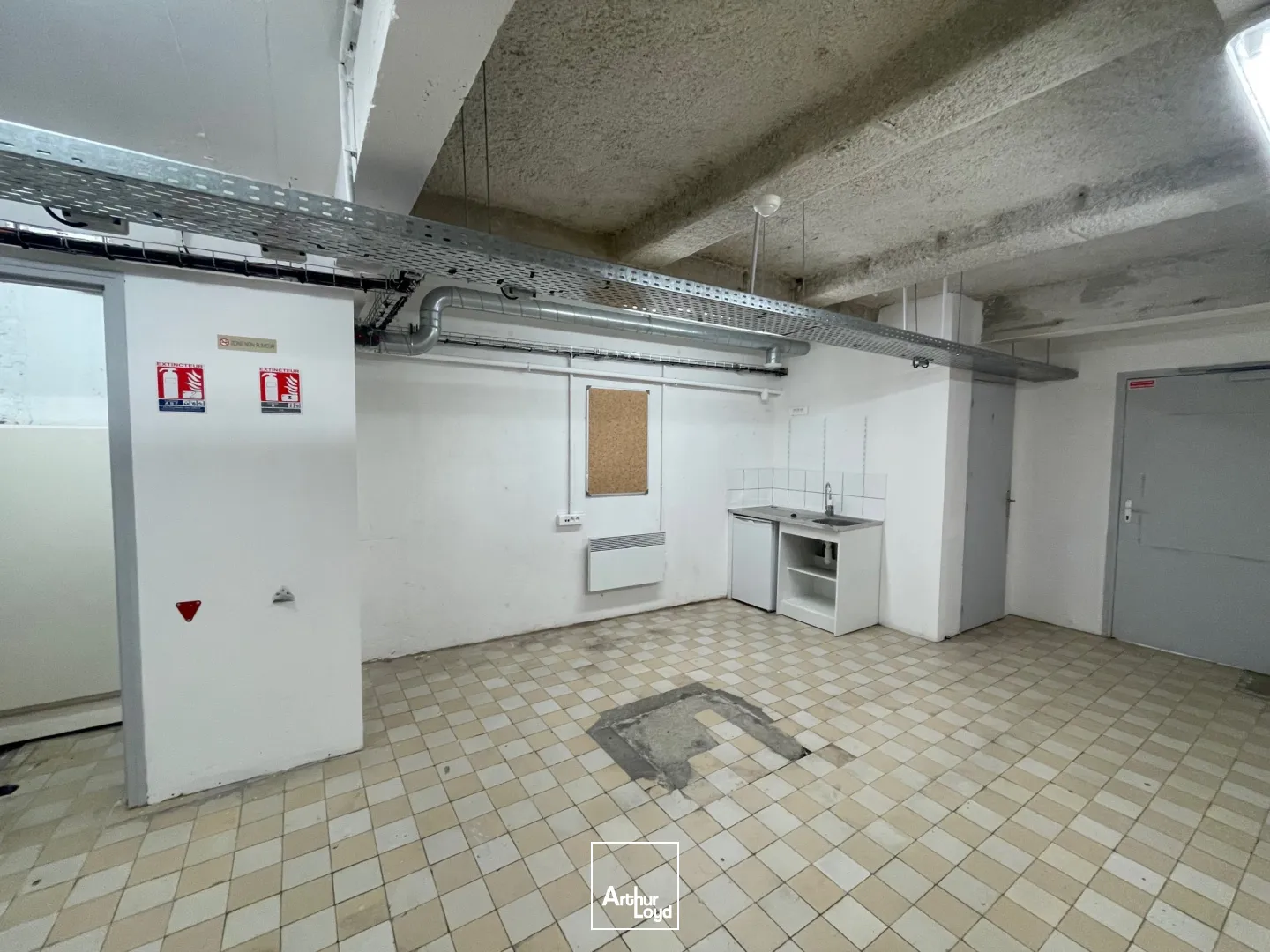 Locaux commerciaux - Location - SAINT QUENTIN - 02100 - 220-220 - 7924618