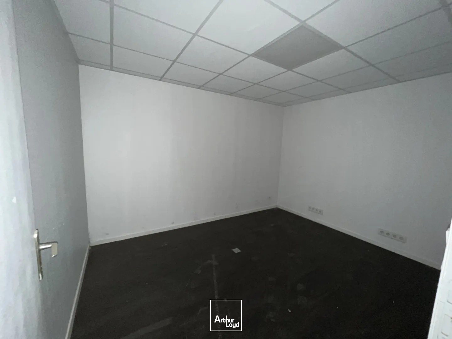 Locaux commerciaux - Location - SAINT QUENTIN - 02100 - 89-89 - 7924622
