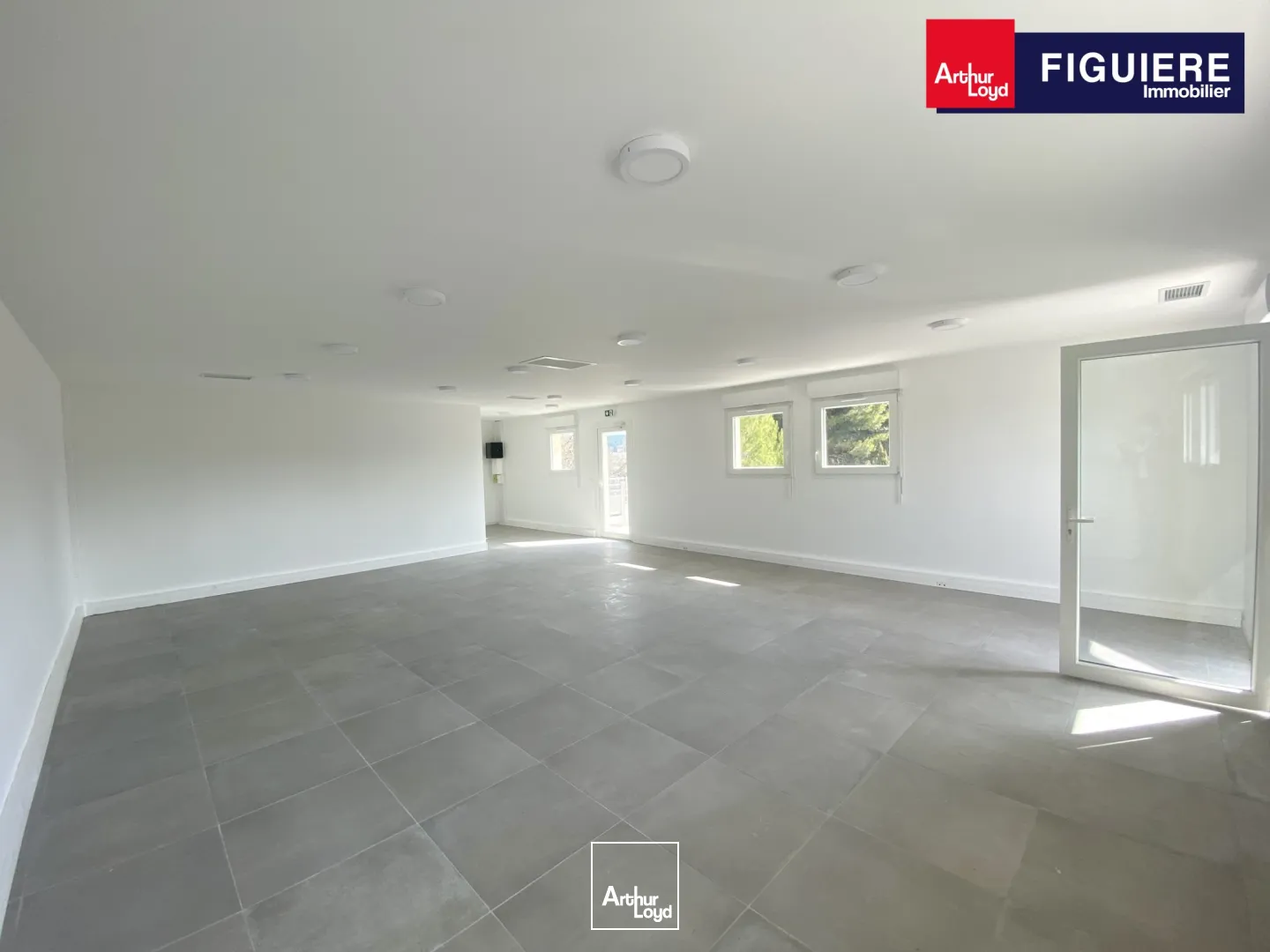 Bureaux - Location - SAINT CANNAT - 13760 - 61.42-187.92 - 7924733