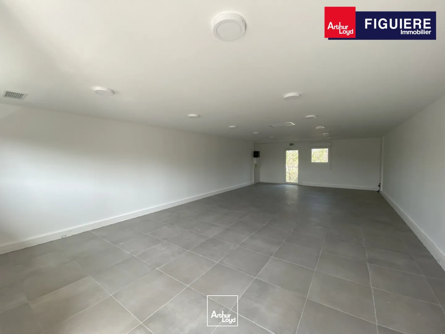 Bureaux - Location - SAINT CANNAT - 13760 - 61.42-187.92 - 7924740