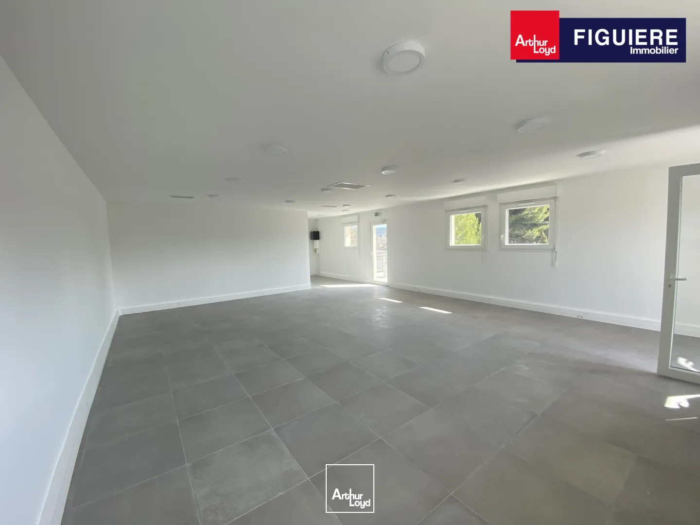 Bureaux - Location - SAINT CANNAT - 13760 - 61.42-187.92 - 7924741