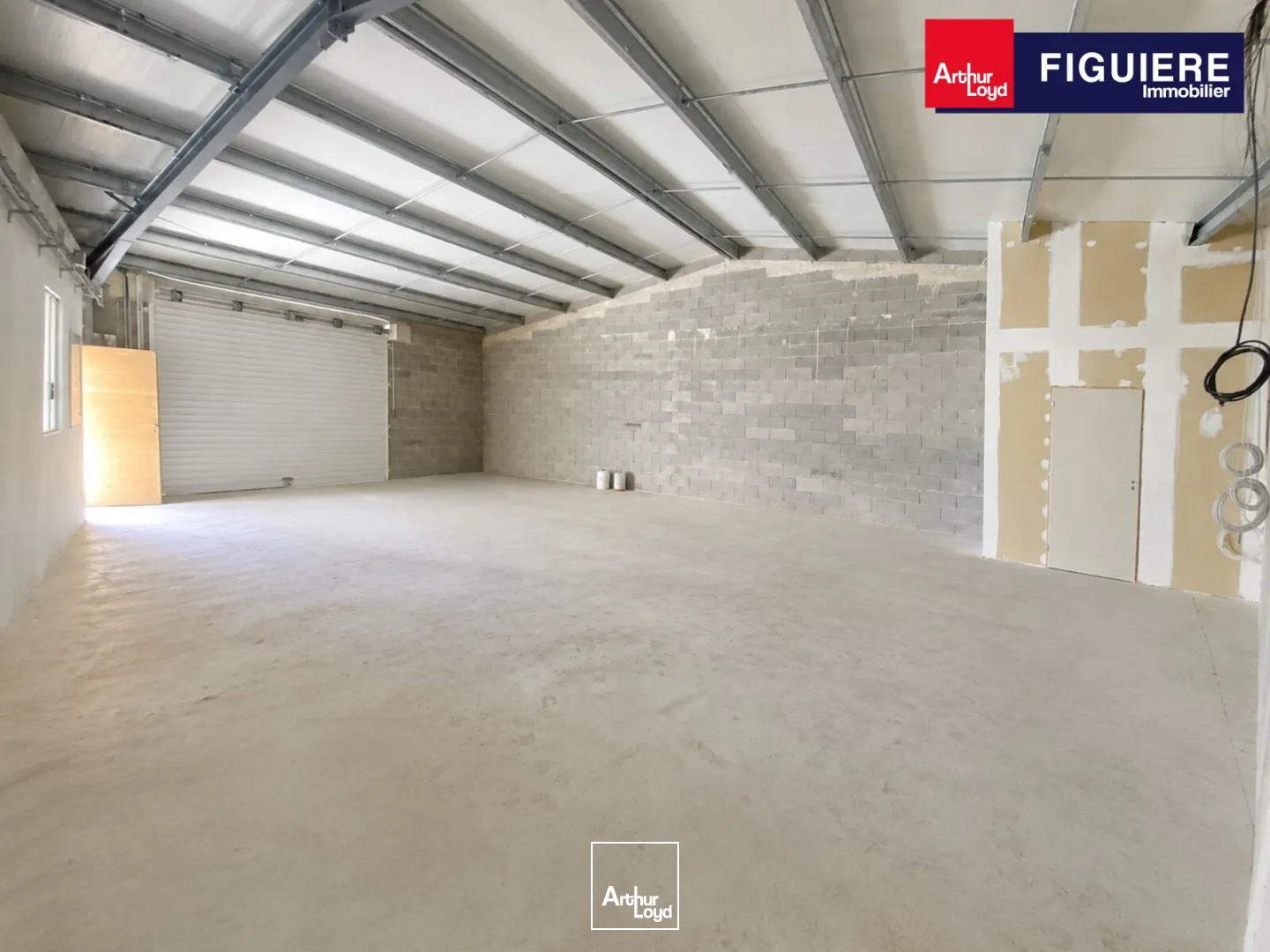 Locaux d'activité & Entrepôts - Location - SALON DE PROVENCE - 13300 - 200-200 - 7927304