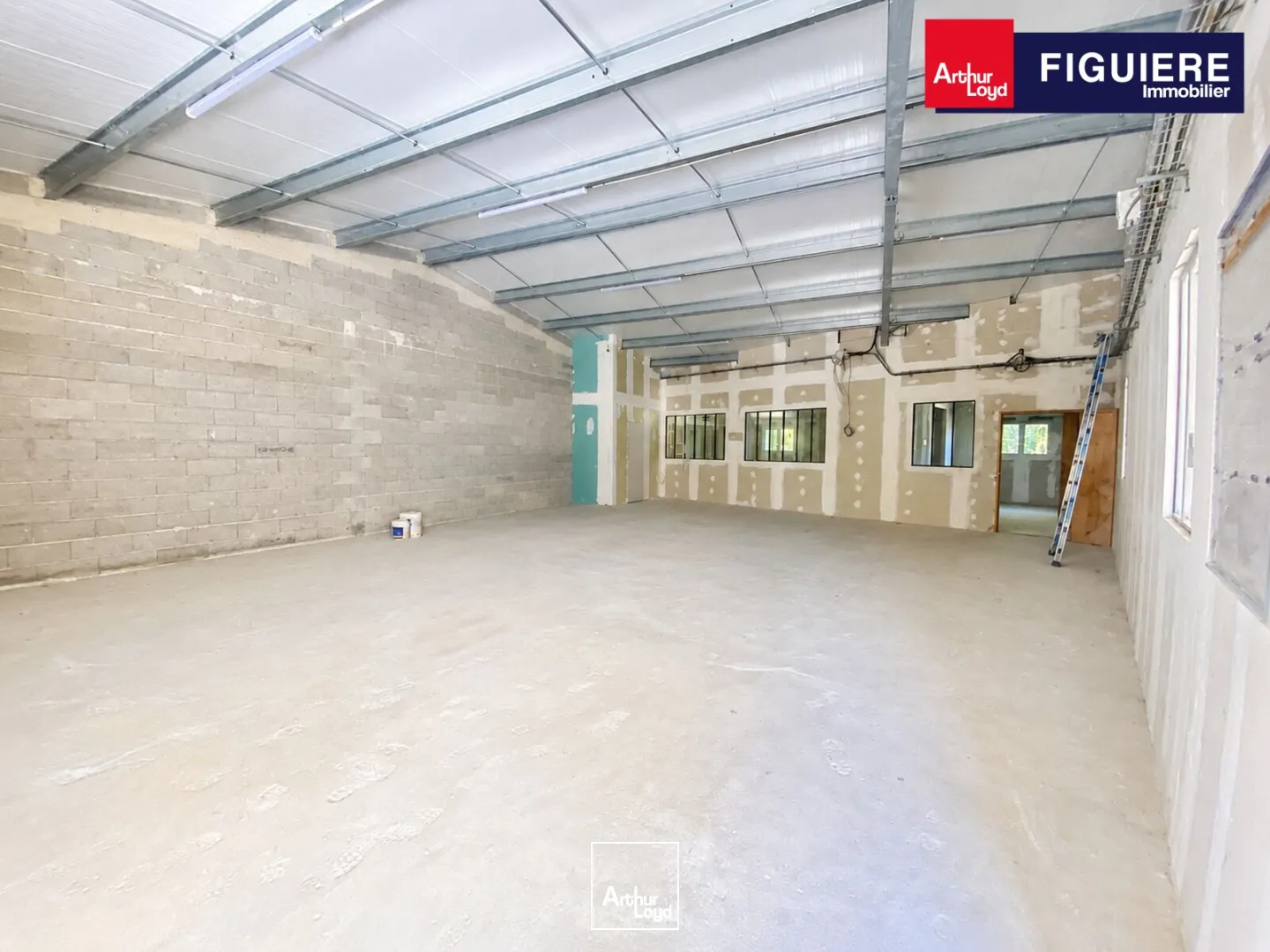 Locaux d'activité & Entrepôts - Location - SALON DE PROVENCE - 13300 - 200-200 - 7927307