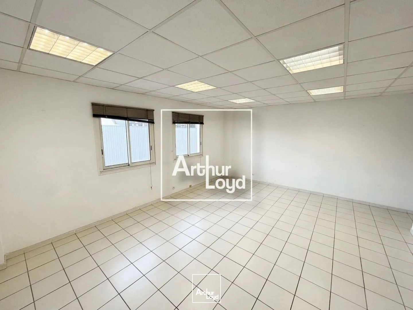 Bureaux - Location - NIMES - 30900 - 25-25 - 7928079