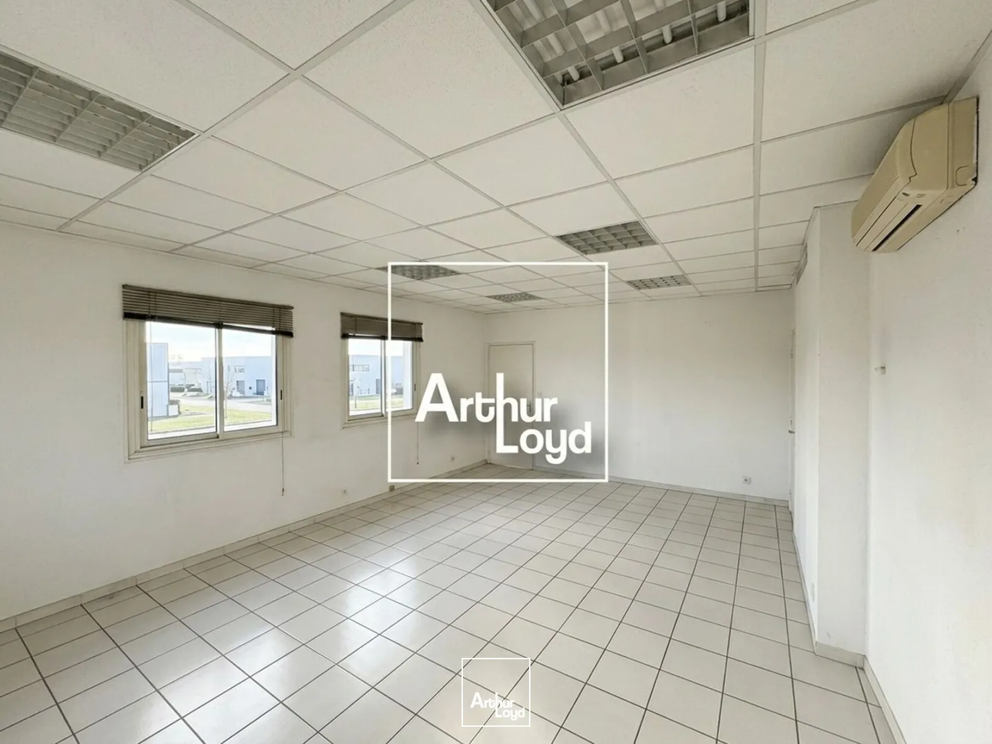 Bureaux - Location - NIMES - 30900 - 25-25 - 7928083