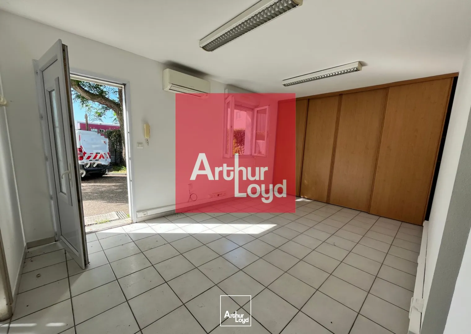 Locaux d'activité & Entrepôts - Location - NIMES - 30900 - 315-315 - 7928095
