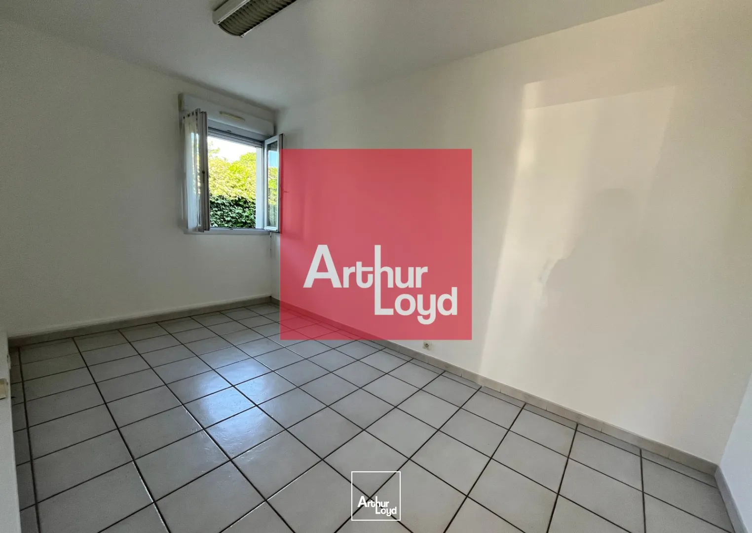 Locaux d'activité & Entrepôts - Location - NIMES - 30900 - 315-315 - 7928096