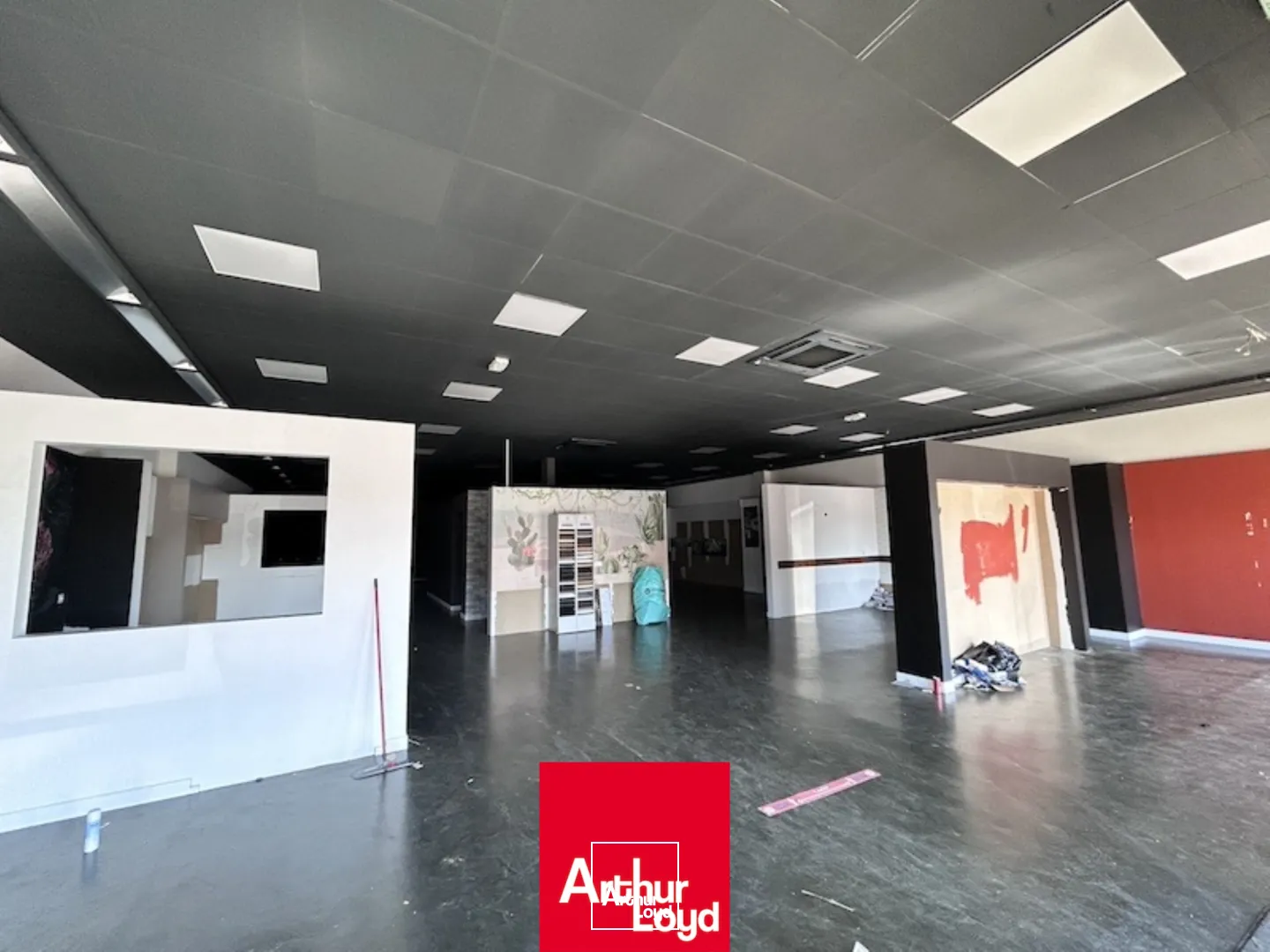 Locaux commerciaux - Location - CHAINTRE - 71570 - 322.8-322.8 - 7930982