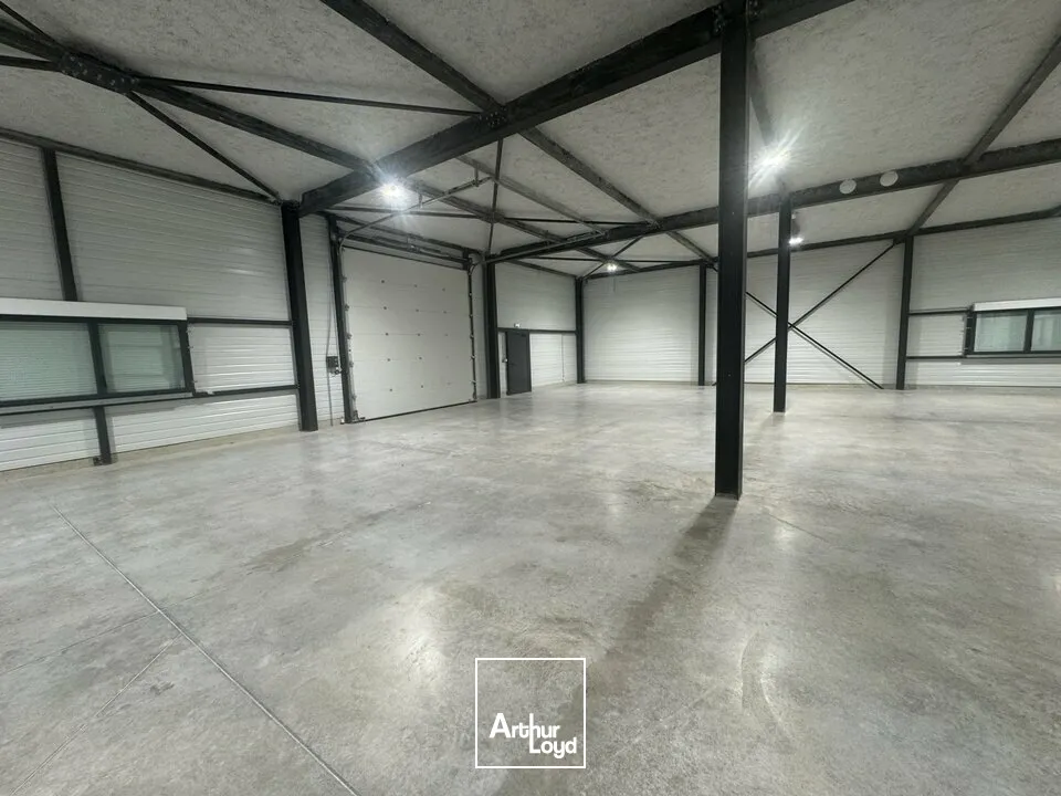 Locaux d'activité & Entrepôts - Location - LA VILLE AUX DAMES - 37700 - 328-966 - 7947577