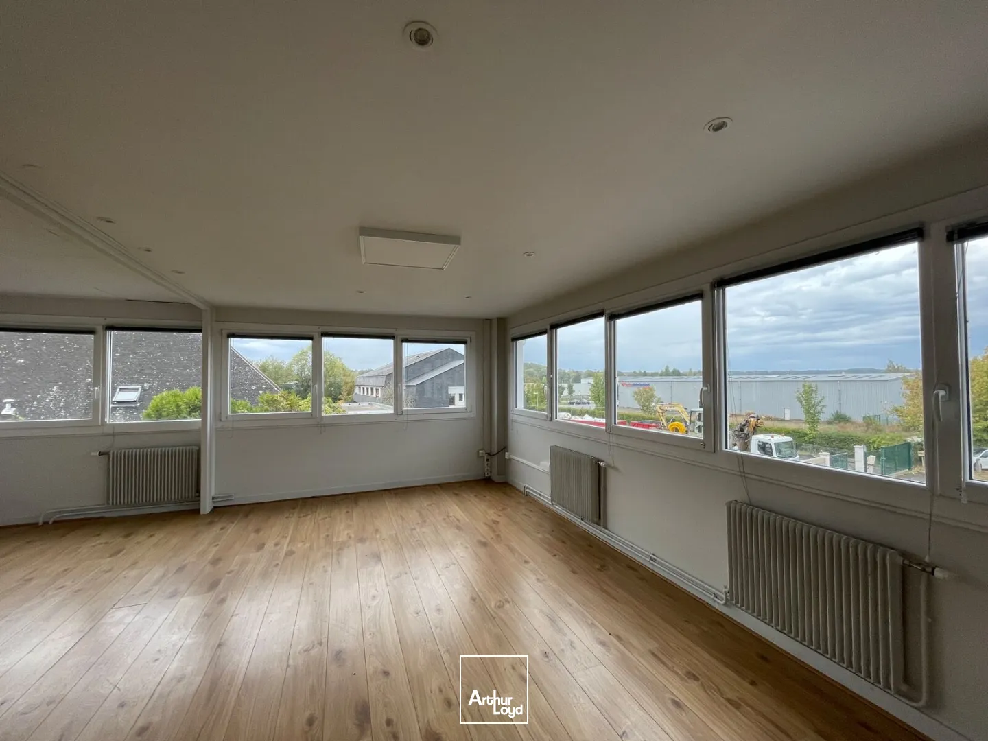 Locaux d'activité & Entrepôts - Location - VILLENEUVE SAINT GERMAIN - 02200 - 337-337 - 7947611