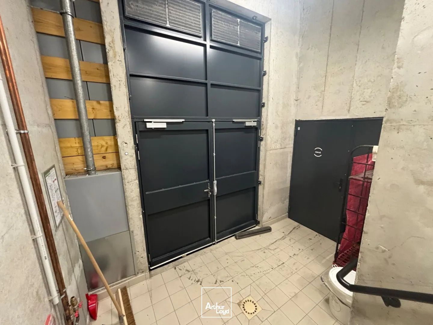 Locaux commerciaux - Location - BORDEAUX - 33300 - 180-180 - 7947770