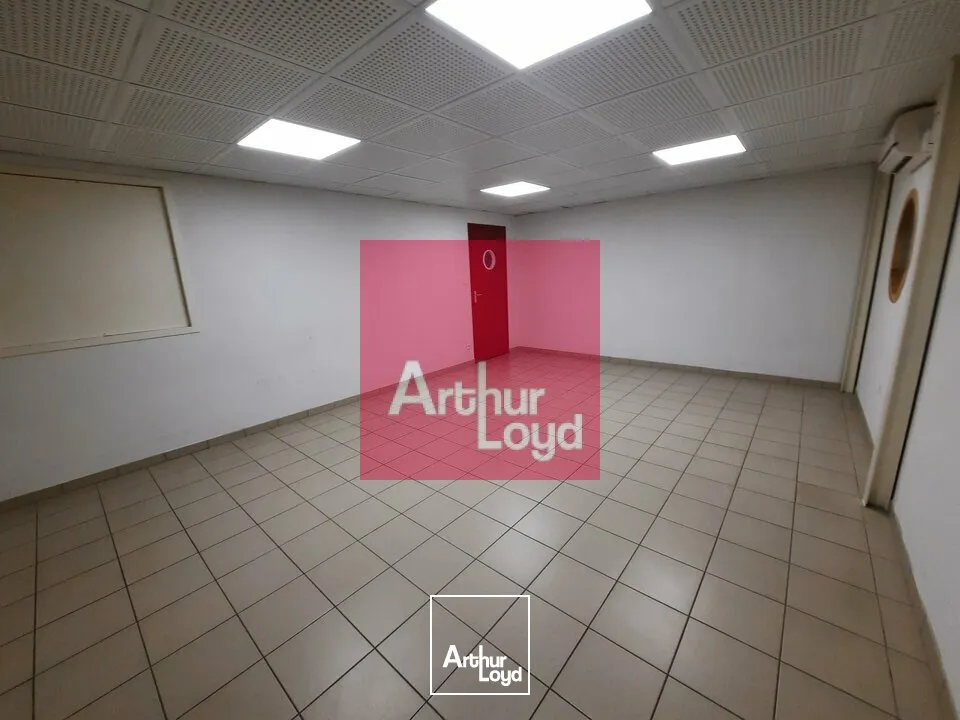 Locaux d'activité & Entrepôts - Location - ROMAGNAT - 63540 - 775-775 - 7948432