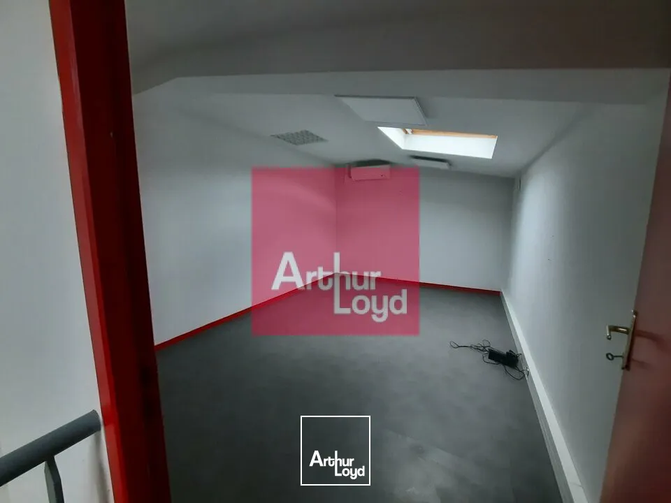 Locaux d'activité & Entrepôts - Location - ROMAGNAT - 63540 - 775-775 - 7948430