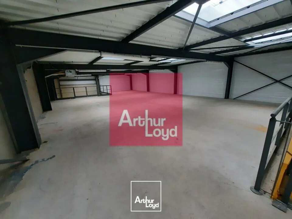 Locaux d'activité & Entrepôts - Location - ROMAGNAT - 63540 - 775-775 - 7948429