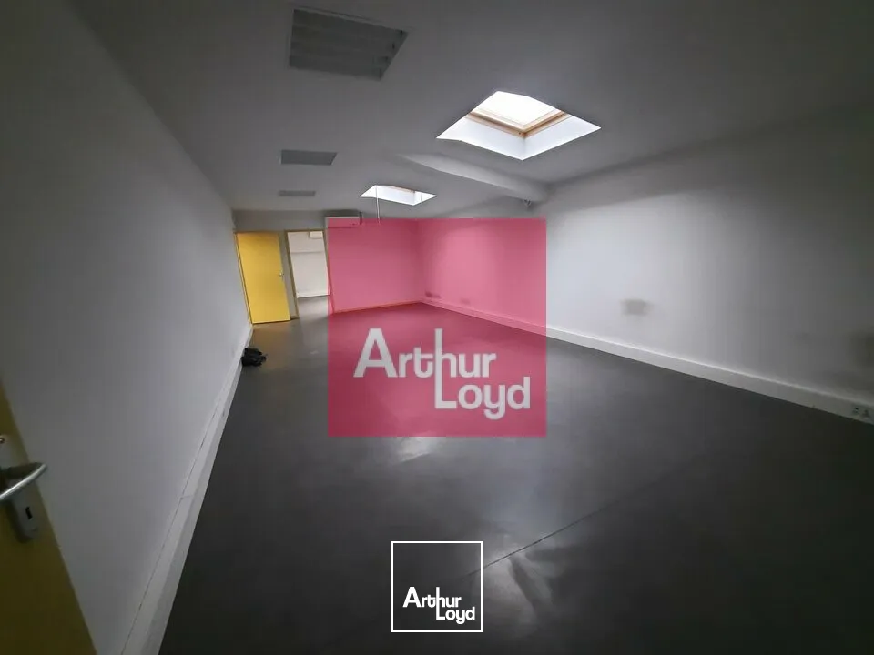 Locaux d'activité & Entrepôts - Location - ROMAGNAT - 63540 - 775-775 - 7948433