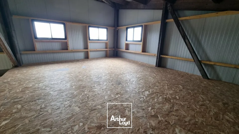 Locaux d'activité & Entrepôts - Vente - CHAUVIGNY - 86300 - 672-672 - 7949757