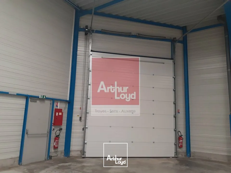 Locaux d'activité & Entrepôts - Location - SAINTE SAVINE - 10300 - 580-580 - 7949805