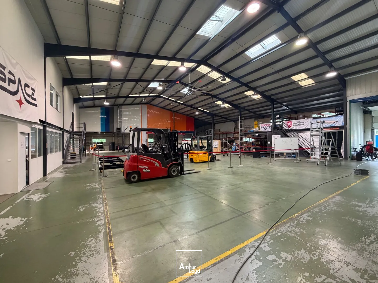 Locaux d'activité & Entrepôts - Location - LE HAILLAN - 33185 - 1620-1620 - 7950028