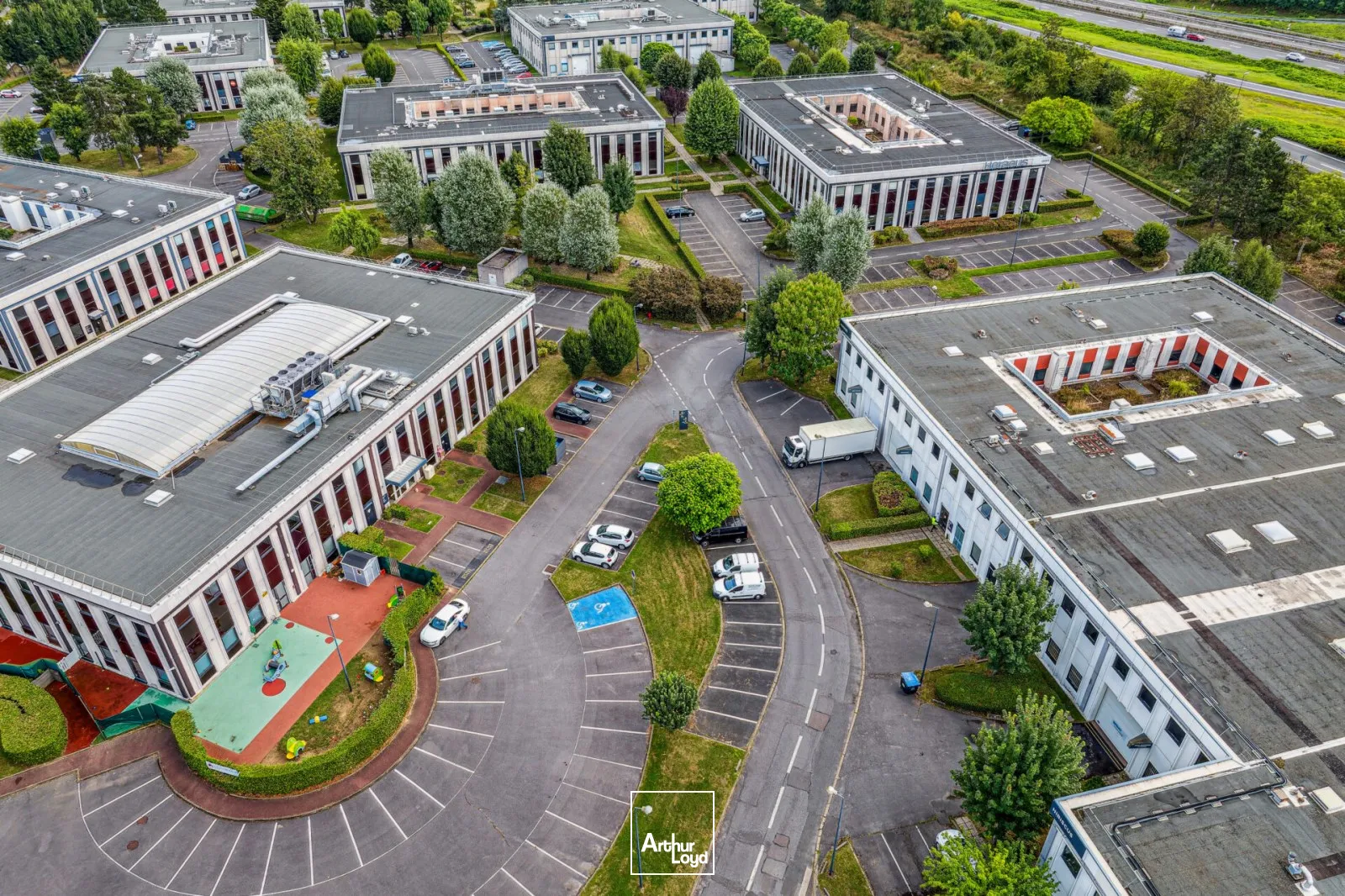 Locaux d'activité & Entrepôts - Location - VILLEBON SUR YVETTE - 91140 - 689-689 - 7950561