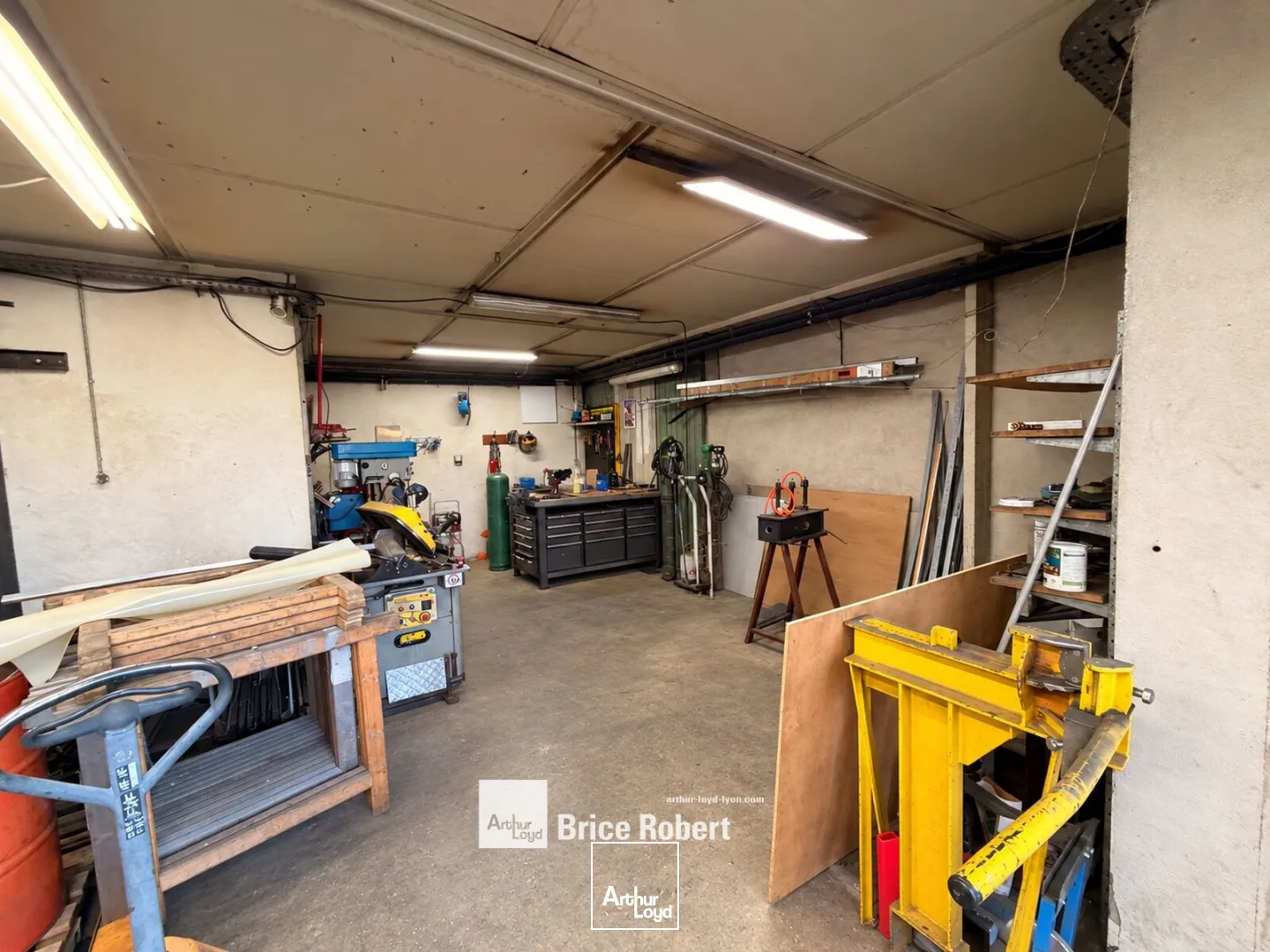 Locaux d'activité & Entrepôts - Location - VAULX EN VELIN - 69120 - 160-160 - 7950830