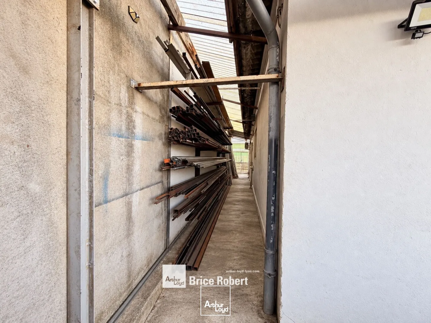 Locaux d'activité & Entrepôts - Location - VAULX EN VELIN - 69120 - 160-160 - 7950829