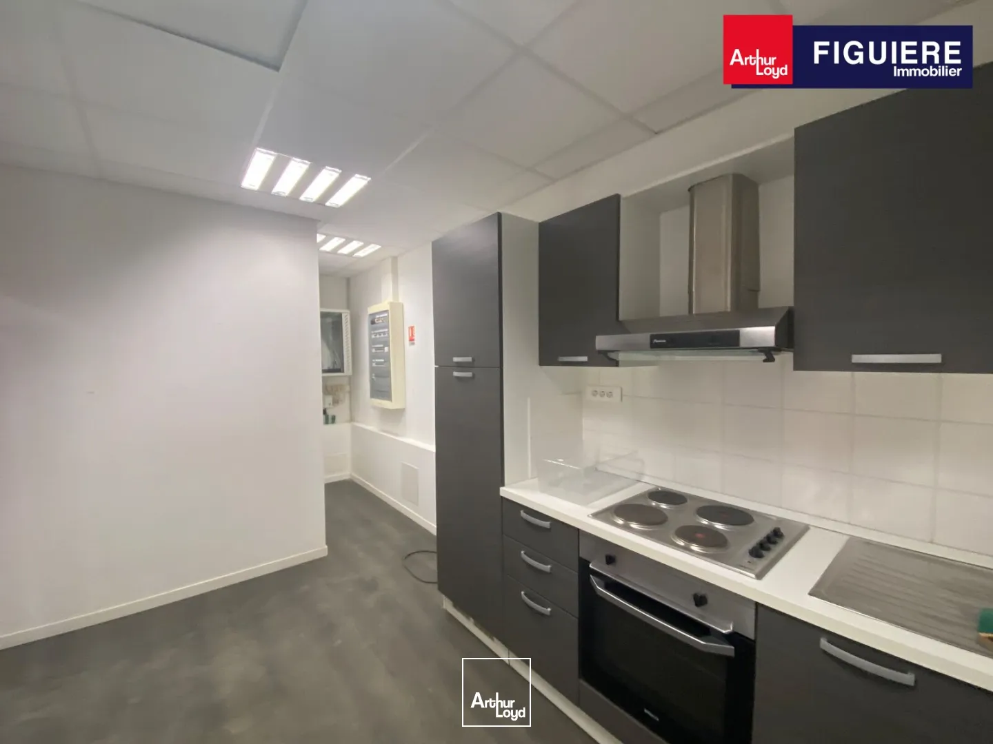 Locaux d'activité & Entrepôts - Location - SALON DE PROVENCE - 13300 - 308-308 - 7951227