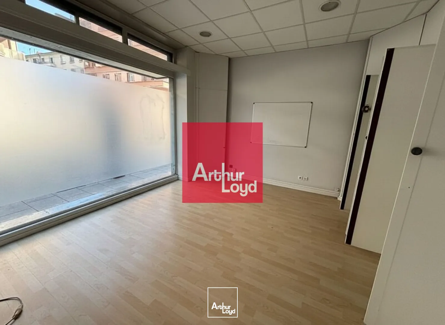 Locaux commerciaux - Location - GRENOBLE - 38100 - 107.8-107.8 - 7951283