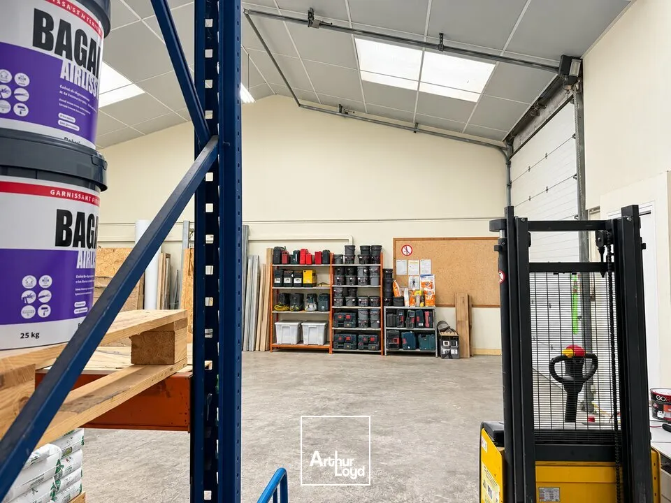 Locaux d'activité & Entrepôts - Vente - VÉRETZ - 37270 - 250-250 - 7952075