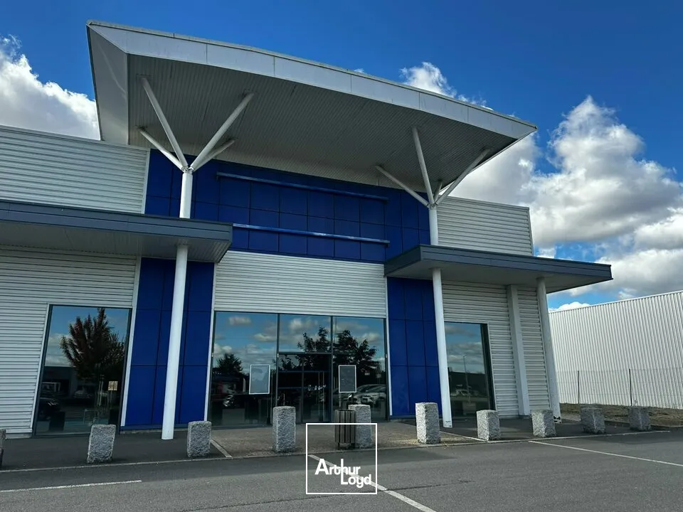 Locaux commerciaux - Location - SAINT-DOULCHARD - 18230 - 900-900 - 7952110