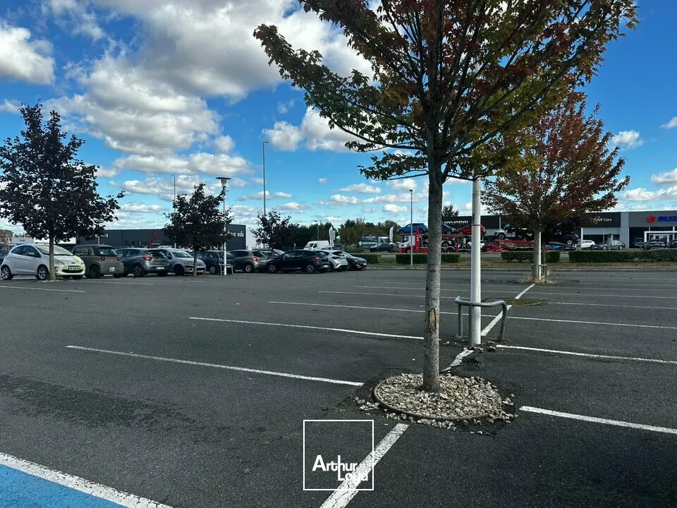 Locaux commerciaux - Location - SAINT-DOULCHARD - 18230 - 900-900 - 7952112