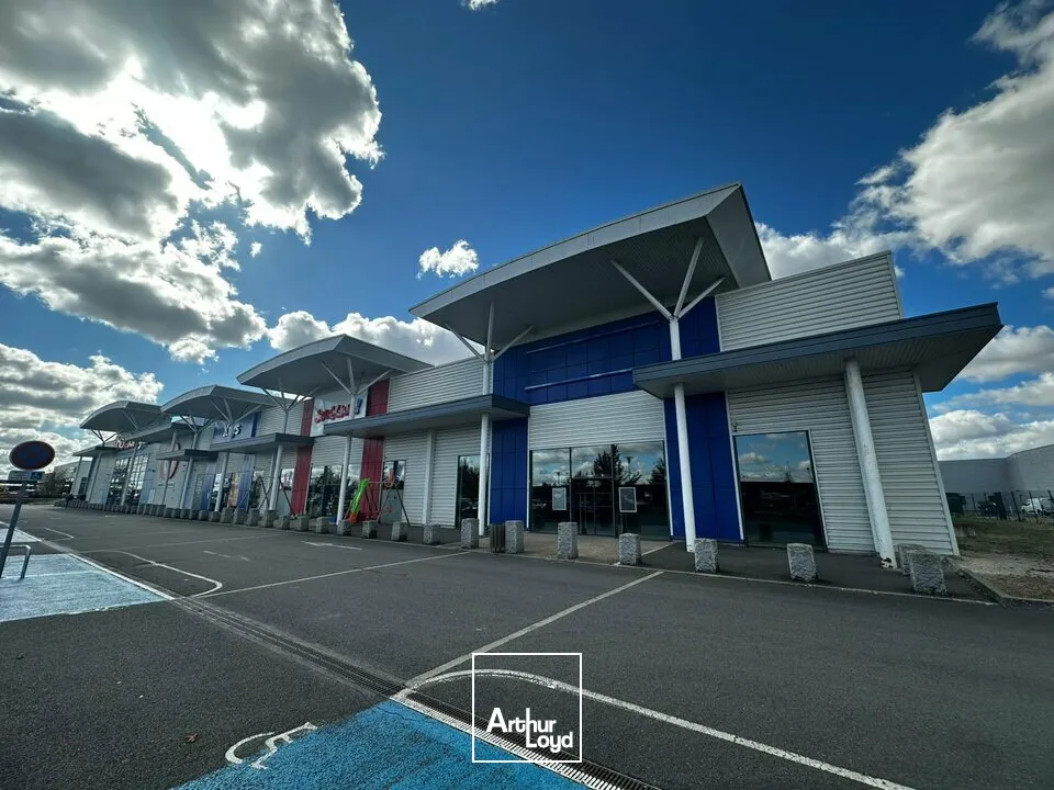 Locaux commerciaux - Location - SAINT-DOULCHARD - 18230 - 900-900 - 7952111