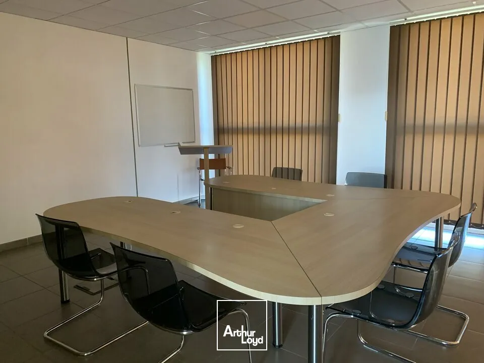 Bureaux - Vente - ENTRAIGUES-SUR-LA-SORGUE - 84320 - 240-240 - 7952842