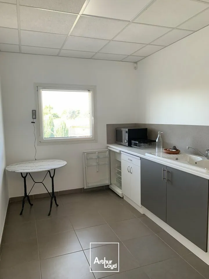 Bureaux - Vente - ENTRAIGUES-SUR-LA-SORGUE - 84320 - 240-240 - 7952848