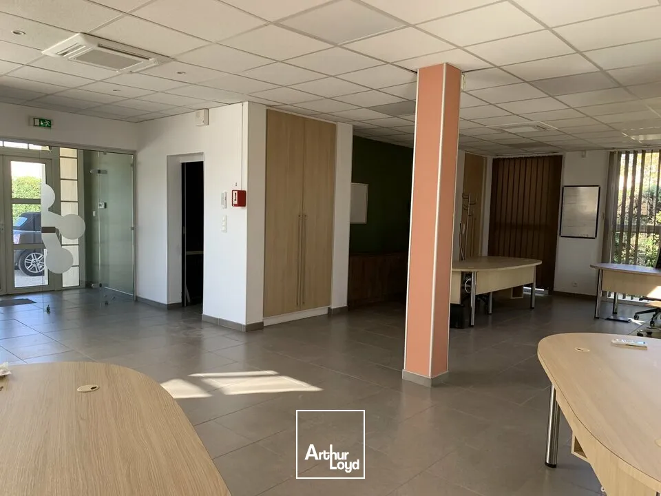 Bureaux - Vente - ENTRAIGUES-SUR-LA-SORGUE - 84320 - 240-240 - 7952850