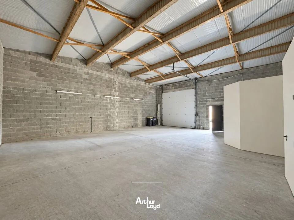 Locaux d'activité & Entrepôts - Location - LA VILLE-AUX-DAMES - 37700 - 150-150 - 7953004